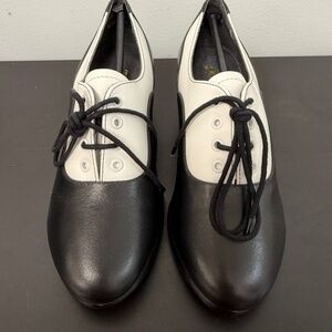 NEW Capezio Tap-Character Kiristen 1.25" Heel 100% LEATHER Vintage Shoes